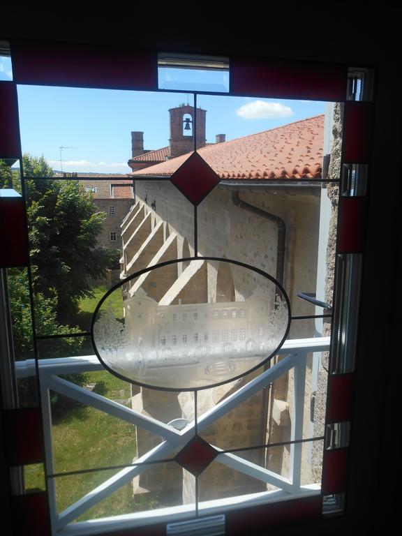 L'Echo Et L'Abbaye Bed and Breakfast La Chaise-Dieu Rum bild