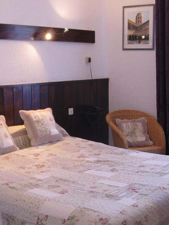 L'Echo Et L'Abbaye Bed and Breakfast La Chaise-Dieu Rum bild